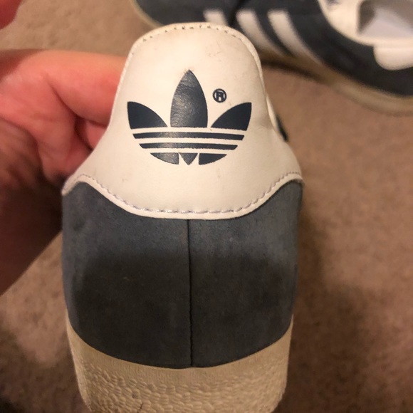 navy and white adidas gazelle - Picture 3 of 3